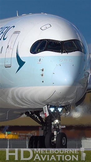 ✈️ Close Up Airbus A350-1000 Takeoff 🇭🇰 Cathay Pacific 🌎 Follow for more aviation videos from around the world @cathaypacific @melbourneairportau #planespotting #aviation #aviationlovers #a350 #cathaypacific | HD Melbourne Aviation