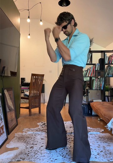 70s Fashion Inspiration: Flare Pants Outfit Ideas