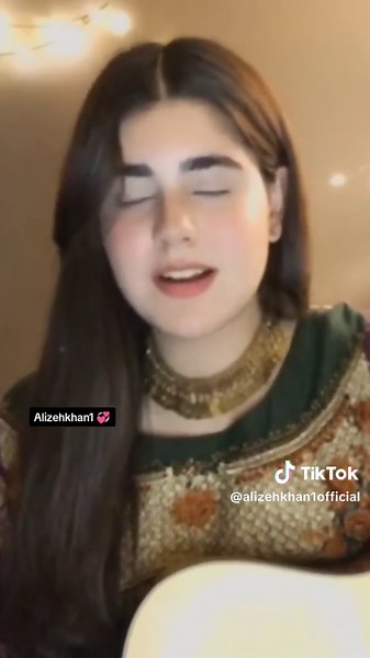 Da Stargo Tor Da Zra Arman – Alizeh Khan Pashto Song