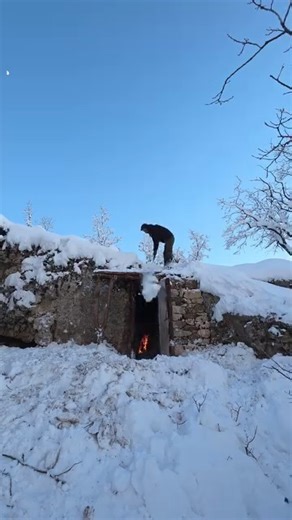 Lost in White, Found in Fire Deep snow. Cold air. Bushcraft survival camping. A quiet place in the wild. No talking. Only footsteps, fire and nature. Turn the sound on 🔊 #nature #winter #outdoors #wild #life | Dawid Outdoor Adventures