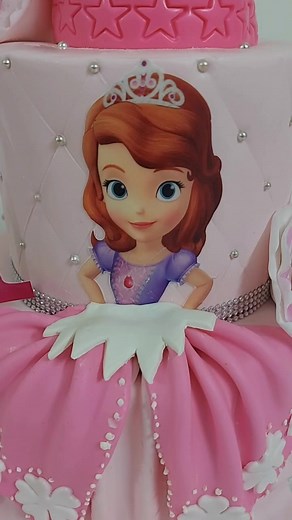 A perfect cake for our princess ❤️ | Cake 360º - Cake Shop