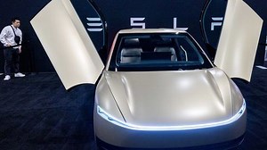 Tesla's robotaxi rollout kicks off 'next phase' of self-driving | Haystack News