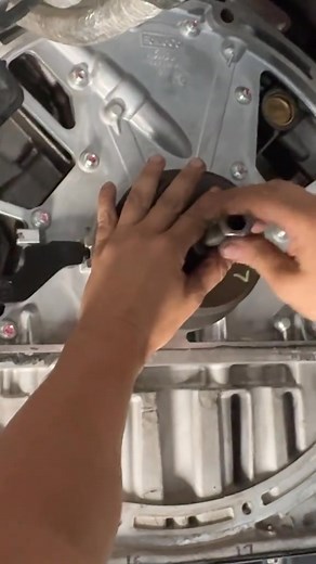 11K views · 174 reactions | Don’t follow procedure! Part 2 - properly installing a Rear Main seal on a Ford 6.7L #autoshop #carrepair #enginebuild #enginerepair | Monster Engines | Facebook