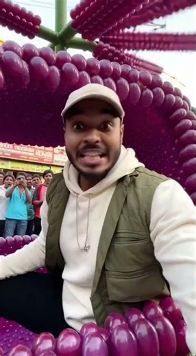 helicopter se bna Angoor 🥵🥵🙀#aishorts #viral #shorts #shortsfeed #food #sora #fypシ