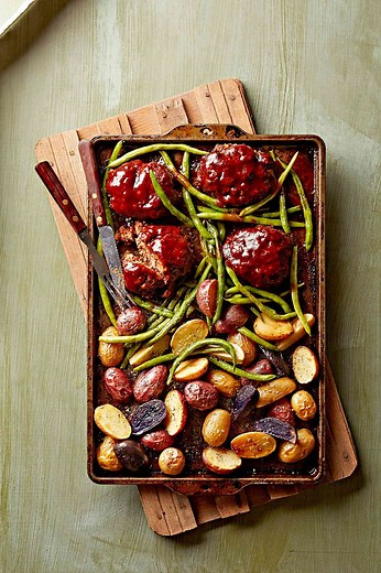 The Best Comfort Food? Mini Meatloaves, Green Beans, and Potatoes