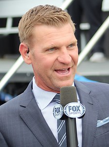 Clint Bowyer: Accident| Wife| Nascar driver| Twitter - sportsjone