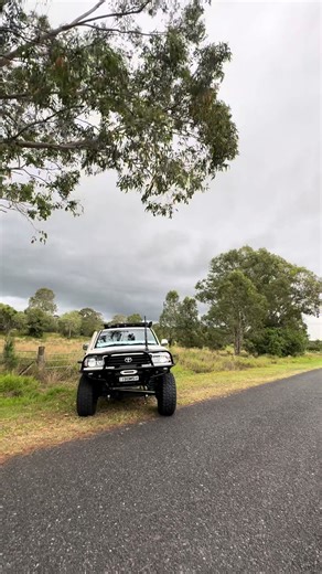drop a gear n snap an axle #105serieslandcruiser #1hzturbo #tidytourer #lifted #fyp #highrollers4x4society