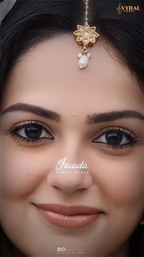 XSaiyaara heroine Aneet Padda ka simple airport lookprice| Jeans + Black cover#aneetpadda