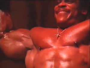 28K views · 937 reactions | THE ART OF POSING - Aaron Baker - Special Guest posing Carnival Edition! | Culturismo Italiano | Facebook