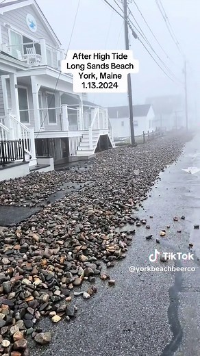 Long Sands Beach sustained much more damage than Short Sands did this past Saturday. Our hearts are with all of our neighbors up and down the Maine Coast 💙 #yorkbeachmaine #yorkmaine #longsandsbeach #longsandsbeachmaine #fypシ