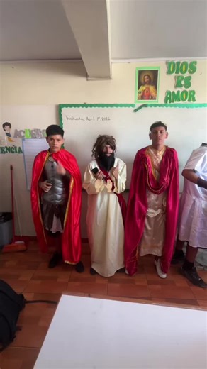 La Semana Santa se pone divertida y rara