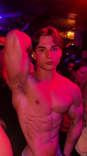 ♾️ Mr Infinity ♾️ (@mrinfinity9)’s videos with poster boy - 2hollis