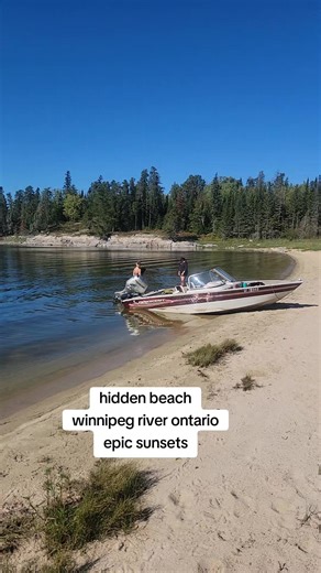 #kenora #winnipegriver #lakeofthewoods #beach #whitesand #water #marinepark #boating #boats #sunset #firstnations #ojibwe #ontario #canada_life🇨🇦 #canada🇨🇦