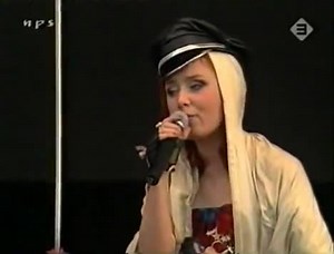 635K views · 18K reactions | Moloko performing 'Sing It Back' live for 10min  You're welcome  | Ministry of Sound | Facebook