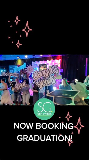 Now Booking Class of 2022 GrAdUaTiOn sign rentals! www.SignGypsies.com #signgypsiesgreensburg #signgypsies #classof2022 #yardsigns