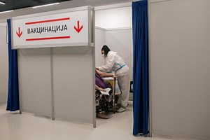 Epidemiolog Petrović: Delta-soj će se preko ljeta ‘pritajiti‘, prenosit će ga djeca i na taj način održavati virus do jeseni. A onda ide novi val...