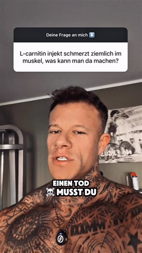 Jan Saffe - Coach on Instagram: "„Wenn’s weh tut, bist du wahrscheinlich gerade auf dem richtigen Weg.“ Manchmal fragen wir uns, warum Dinge, die uns weiterbringen, oft unbequem sind. In meinem Q&A kam die Frage: „Was kann ich tun, wenn meine L-Carnitin-Injektion so schmerzt?“ Und egal, ob Injektion oder komplett andere Lebensbereiche – die Wahrheit bleibt dieselbe: 👉 Alles im Leben hat seinen Preis. Jeder Benefit fordert ein Opfer. Jeder Fortschritt verlangt Einsatz. Du willst besser aussehen?