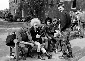 Never-Before-Seen Images of London's Punk Scene