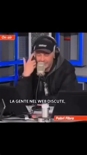 Fabri Fibra rappa sopra “It Was A Good Day” di Ice Cube #fabrifibra