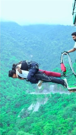 Couple bunjee 💫 #Wanderlust #SkyJourney #FlyDay #skyflaying #flying #bungee #bungeejumping #bungee