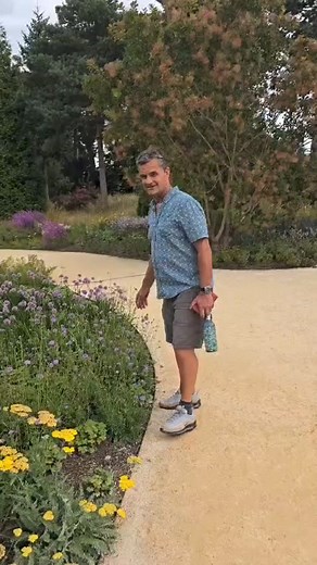 Antony recently visited Wisley Gardens to get inspiration for creating an English Cottage Border! 🌿✨ Exploring the vibrant flower beds and charming plant combinations has sparked new ideas for our Garden on a Roll designs. Stay tuned as we bring a touch of classic English cottage garden beauty to your own outdoor space. 🌸🌱 #GardenOnARoll #WisleyGardens #EnglishCottageGarden #GardenInspiration | Garden on a Roll