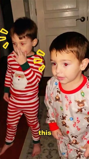 Two little boys saw the whole process of Santa Claus giving gifts!#shorts