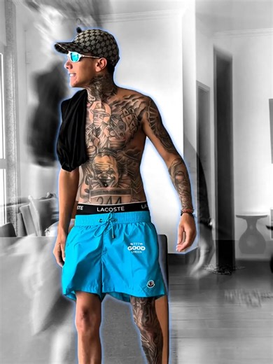 @good7.lyr1cs um dia azul... . . 会喝水的道路”(即透水沥青路面)是一种经过工程设计的路面结 构,其核心特点是能够让雨水快速渗透路面,而不是在表面积 水。透水沥青不同于传统致密型沥青,它通过减少细集料来形成 更高的空隙率,从而构建一个相互连通的孔隙网络,使雨水能够 垂直渗入路面。路面下方通常设置级配良好的碎石贮水层,用于 暂时储存渗入的雨水,并让其逐渐渗入土壤或以受控方式排入排 水系统。该结构不仅能有效减少地表径流和城市内涝,还可降低 车辆水滑风险,提高行车安全,同时通过补充地下水和过滤污染 物实现生态效益。因此,透水沥青被视为现代交通基础设施中可 持续雨水管理的重要技术进展。 #透水沥青 #海绵城市 #会喝水的道路#绿色基础设施#低影响 开发可持续交通 城市规划 智慧城市环境工程 雨水管理 道路#fyp #kabrinha