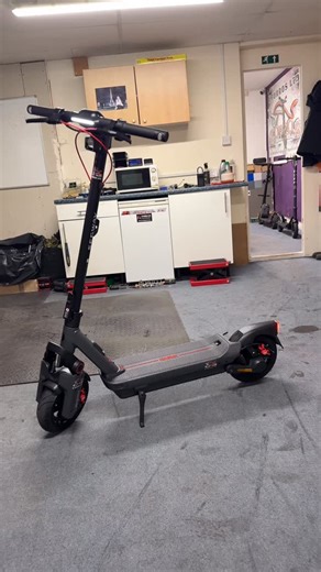 EtorroS LTD - E-Scooter Repair Specialist on Instagram: "Ninebot Max G30 (2019) vs. Ninebot Max G3 (2025) #etorrosltd #ninebot #G3 #G30 #vs #segway"