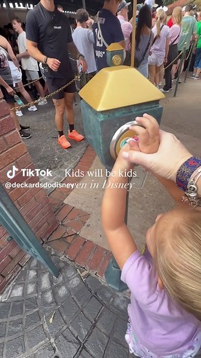 The little moments don’t stop just because you’re at Disney 🤍 Kids still want to do things their own way, even when it’s taking a little longer than planned. And honestly, that’s part of the magic too. #disneywithkids #parenthoodmoments #reallifemoments #familymemories #disneymagic