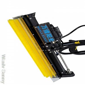 [Hot Item] Li-Battery Operated Solar Panel Cleaner for Photovoltaic System Upkeep