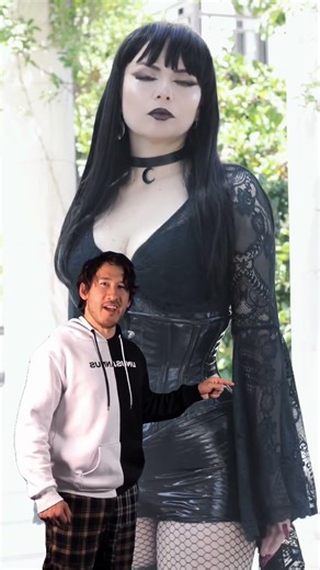 Goth #darkfashion #andreanet #gothgirl