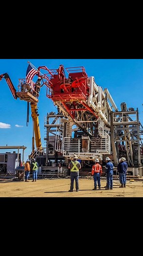 المصطلحات المستخدمة في عمليات الحفر (Glossary of Drilling Abbreviations) المعاني العربية English word abbreviation 1.تركيب الحفارة على الموقع RIG UP R/U 2.انزال الحفارة RIG DOWN R/D 3.تركيب قطعة على راس البئر NIPPLE UP N/U 4.فك المعدة NIPPLE DOWN N/D 5.انزال في البئر RUN IN HOLE RIH 6.السحب من البئر PULL OUT OF HOLE POOH 7.قياس مستوى السائل في البئر SONOLOG 8.معدات قياس الضغط والحرارة الجوفية للمضخة الغاطسة DOWN-HOLE MEASURING TOOL DMT 9.المضخة الجوفية الغاطسة ELECTRIC SUBMERSIBLE PUMP ESP 10.ال