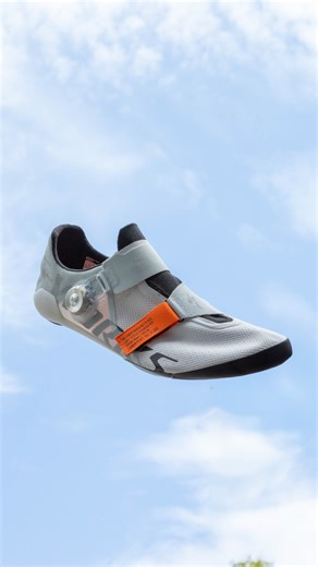 The new Specialized S-Works Torch Remco Road Cycling Shoes have landed and they're seriously light.⁠ Coming in at just 148g per shoe with a redesigned carbon plate and lightweight upper, they’re built for pure speed and explosive power, just like Remco himself.⁠ ⁠ Available in extremely limited quantities now over at Sigmasports.com | Sigma Sports