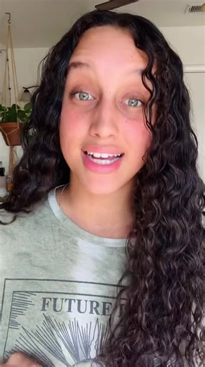 It's always handy to have a rechargeable electric lighter on hand, and this one comes in 8 great colors! Whether you're using it for camping, candles, or just everyday use, this lighter is sure to come in handy. Plus, it comes with a replaceable case so you can always keep it in good condition. Find this product on amazon through the link in bio or the following link: https://amzn.to/3BuEqfd #eco #ecofriendly#environment #environmentallyfriendly#savetheturtles#green #lighter#candle #smoking #fir