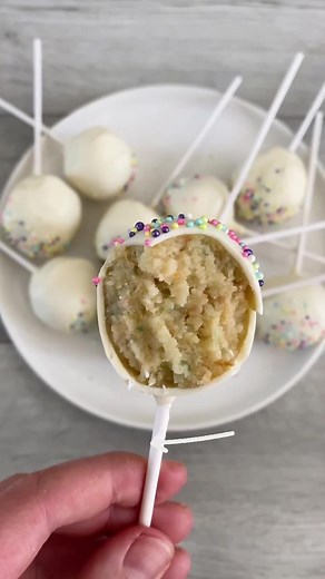Easy Funfetti Cake Pops Recipe