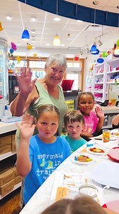 🍫 #Chocolate is sweet, but memories are sweeter! Celebrate #WorldChocolateDay by creating candy-coated goodies with your grandchildren at #Peterbrooke Chocolate Camp in #TheVillages. 🍬 Learn how to decorate tasty treats together: https://bit.ly/3XEqARR #RetirementDreams #BecomeAChocolatier #ChocolateMakingClass | The Villages, Florida's Friendliest Hometown