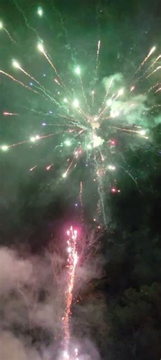 Boom Chica Wow Wow 24's Firework #pyroaddicts #fireworks