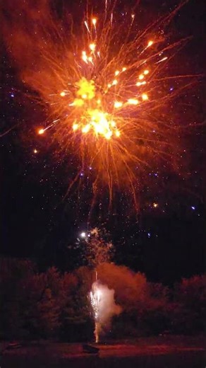 24s TORCH AND SCORCH FIREWORK RED LANTERN #fireworksdisplay #americanwholesalefireworks #4thofjuly