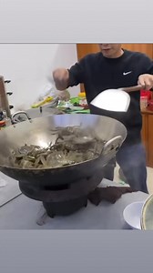 10M views · 300K reactions | Mag cooking show man unta pero dili nalang! Pls subscribe to my Yourube Channel: https://youtube.com/@VenSoyTisoy?si=njbnwZBTvgj2J1ck Ctto: #vensoytisoy #cookingshow #crab | VenSoy Tisoy | Facebook