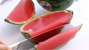 355K views · 2.6K reactions | How to Make Whole Watermelon Jelly You may not tell the difference between jelly and watermelon. @YOUTUBE : decocookie | 맛있는 거 올라온다 | Facebook