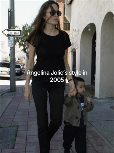 Angelina Jolie style 2005: iconic looks and outfits
