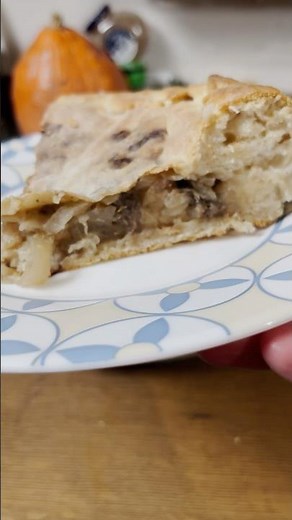 Today we're eating Calzone Pugliese 😍 with ricotta forte — a recipe from southern Italy