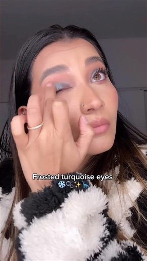 Turquoise shadow to make eyes pop #makeup #eyeshadow #makeuptutorial #beauty #contentcreator #short