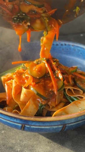 125K views · 1.5K reactions | Tofu noodles?! Yep! These tofu sheets make the perfect high-protein noodles—just slice, stir-fry, and enjoy!  Quick, tasty & packed with goodness! Find this recipe and 600+ delicious plant-based recipes on our website and Recipe Club now – link in bio! https://eu1.hubs.ly/H0bmqss0 #PlantBased #TofuNoodles #EasyDinner #TheHappyPear #HighProtein #HelathyDinner #QuickDinner #QuickandHelathy #PlantBasedProtein #Tofu #TofuRecipe | The Happy Pear | Facebook