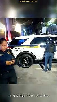 The danger of recording in CDMX: They try to arrest him for documenting an arrest 🤔