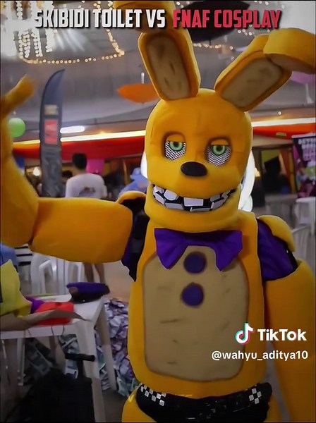 Skibidi toilet vs FNAF cosplay #skibiditoilet #fnaf #cosplayer #cosplay #fyp