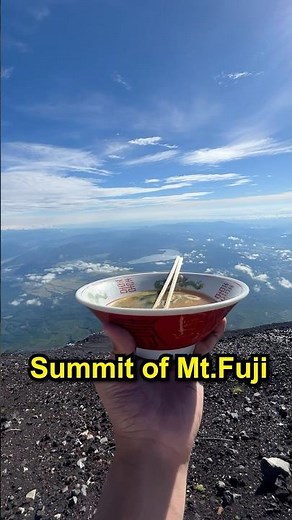 Ramen restaurant on the summit of Mt. Fuji?!🍜 #mtfuji #ramen #japantravel