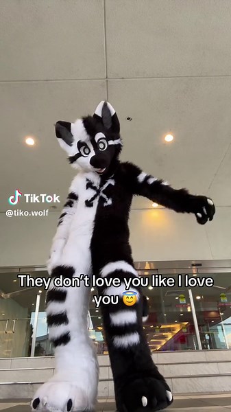 🇨🇦Tiko (@tiko.wolf)’s videos with