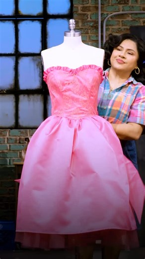 📰 Critics can’t stop raving about REAL WOMEN HAVE CURVES!! | Alley Theatre