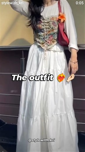 🤌🏻corset top , pinterest outfit, floral top, skirts outfits, #corset #pinterest #outfit #ootd #fyp